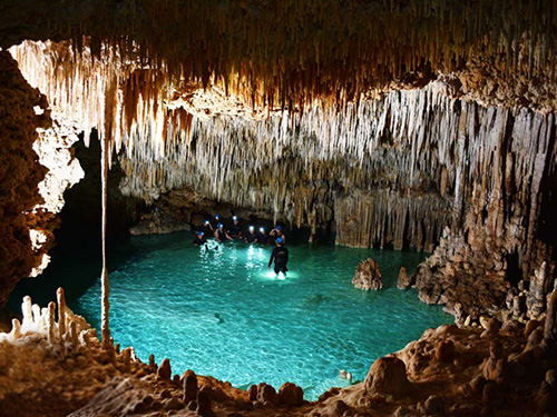 Live a mysterious adventure in an underground river.