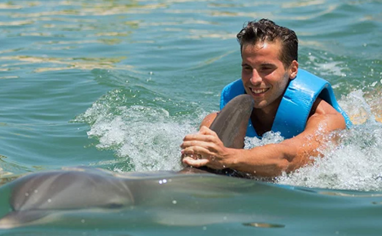 Delphinus Ride - Punta Cancun 